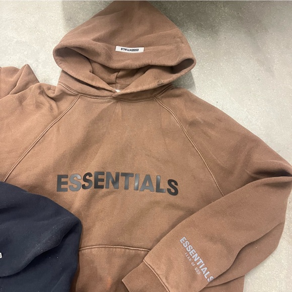 Essential sweatshirt and hoodie - Picture 3 of 7